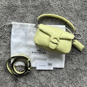 COACH | Pillow tabby 18 in pale lime